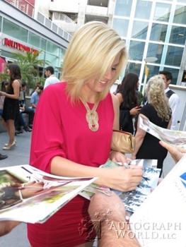 Nikki Griffin autograph