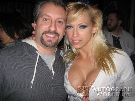 Nikki Hunter autograph