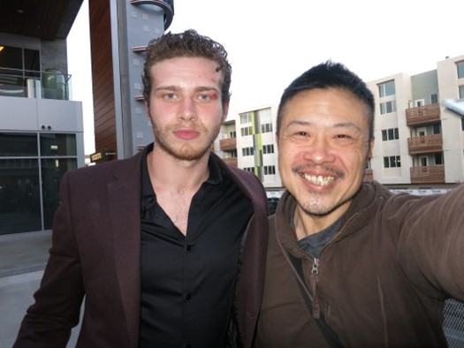 Oliver Stark autograph