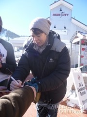 signing photo