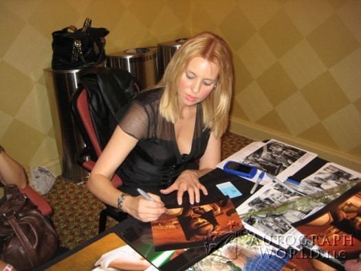 Olivia d'Abo autograph