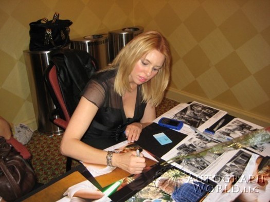 Olivia d'Abo autograph