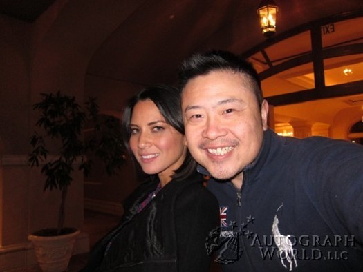 Olivia Munn autograph