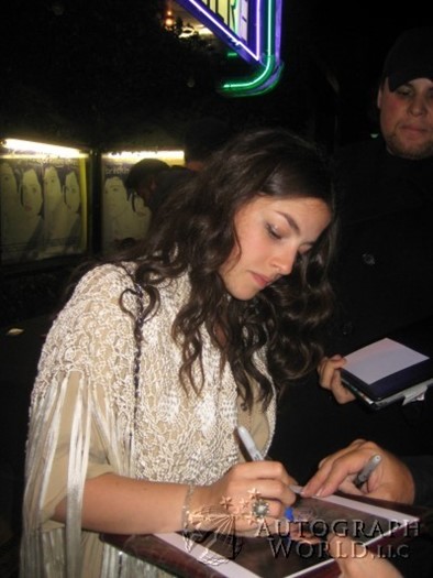 Olivia Thirlby autograph