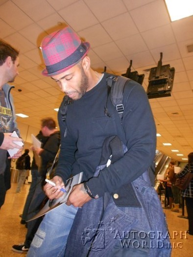 Omari Hardwick autograph