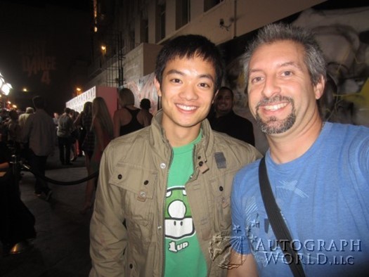 Osric Chau autograph