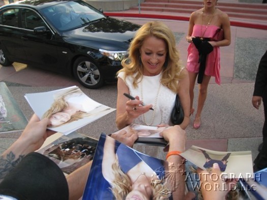 Patricia Wettig autograph