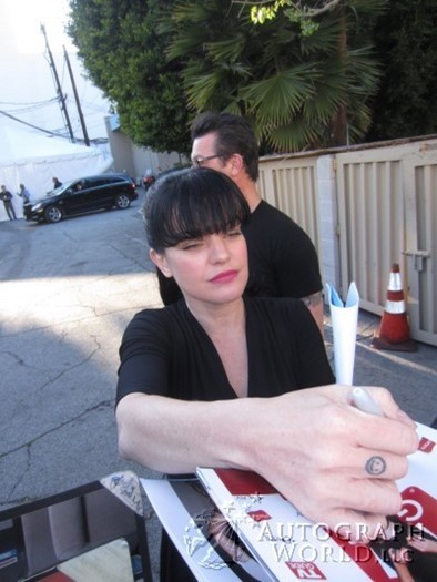 Pauley Perrette autograph