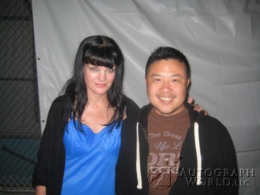 Pauley Perrette autograph