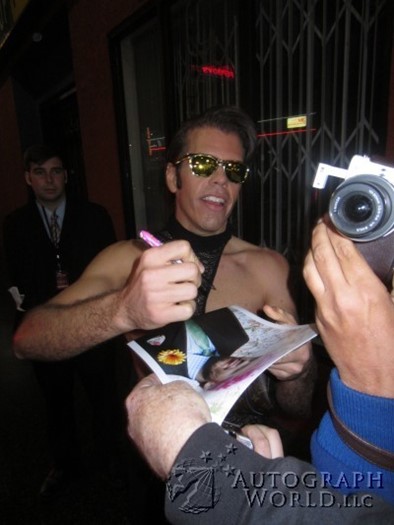 Perez Hilton autograph
