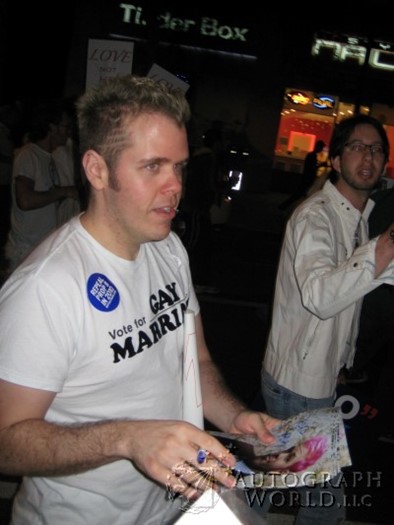 Perez Hilton autograph