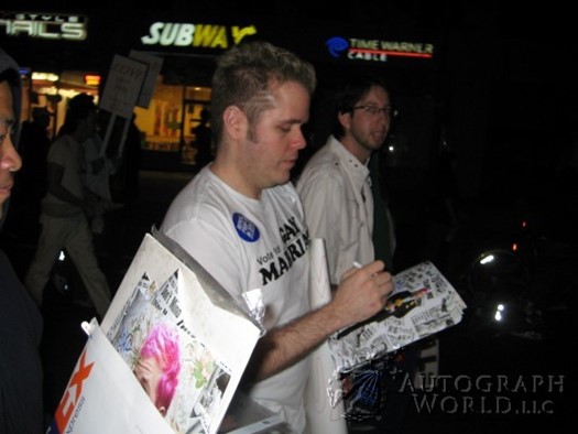 Perez Hilton autograph