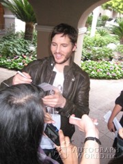 signing photo