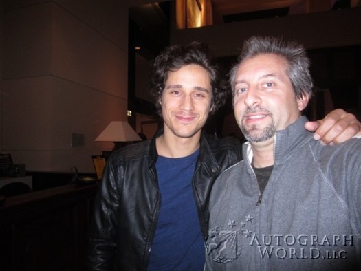 Peter Gadiot autograph