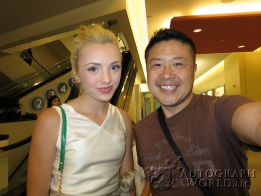 Peyton Roi List autograph