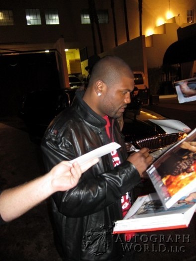 Quinton Jackson autograph