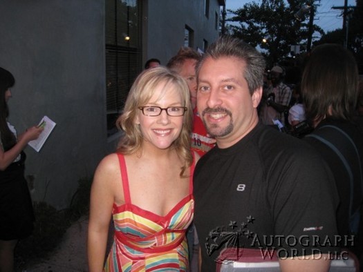 Rachael Harris autograph