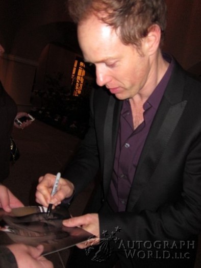 Raphael Sbarge autograph