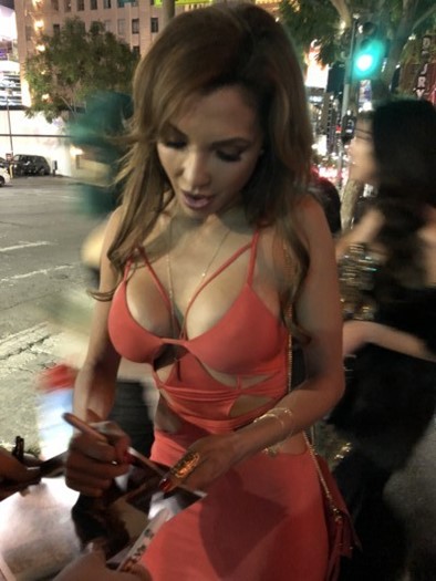 Raven Lexy autograph