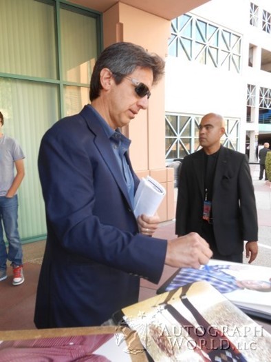 Ray Romano autograph
