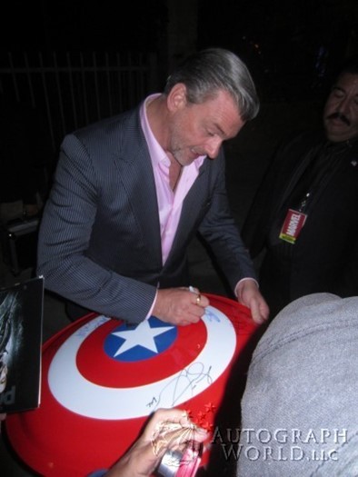 Ray Stevenson autograph