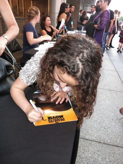 Rebecca Bloom autograph