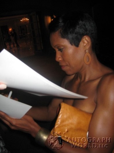 Regina King autograph