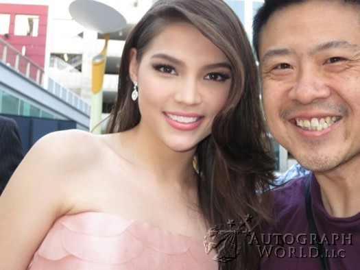 Rhian Ramos autograph