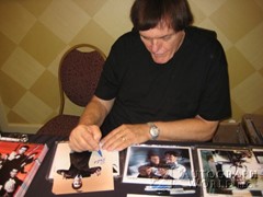 signing photo