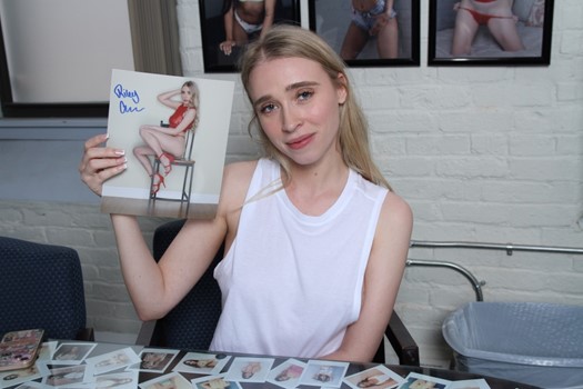 Riley Anne autograph