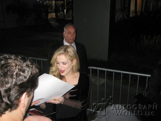 Riley Keough autograph