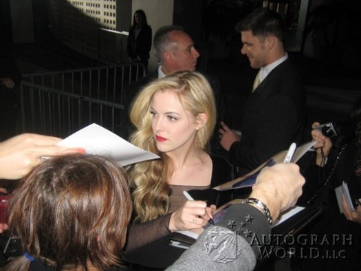 Riley Keough autograph