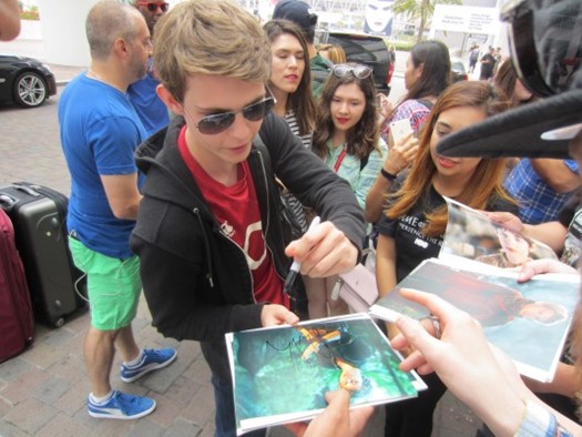 Robbie Kay autograph