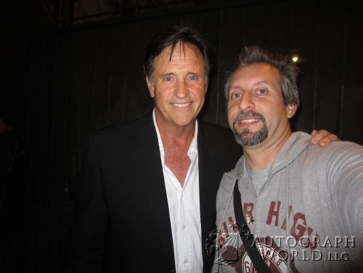 Robert Hays autograph