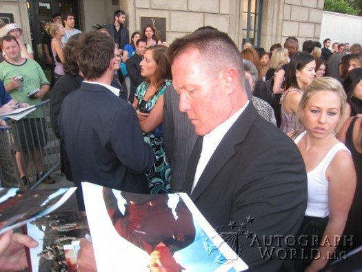 Robert Patrick autograph