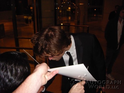 Robert Pattinson autograph