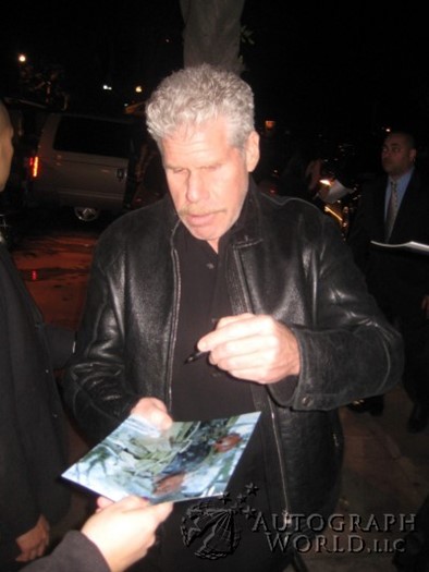 Ron Perlman autograph