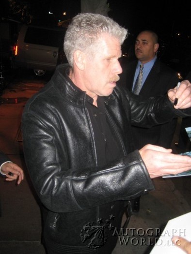 Ron Perlman autograph