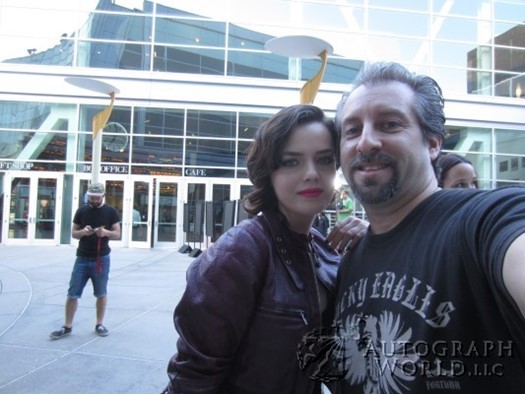 Roxane Mesquida autograph