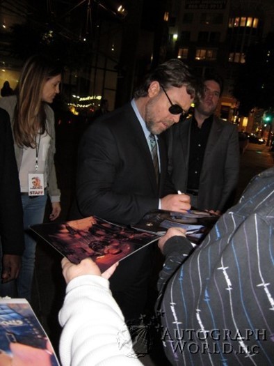 Russell Crowe autograph