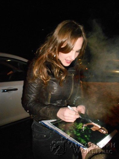 Ruth Bradley autograph