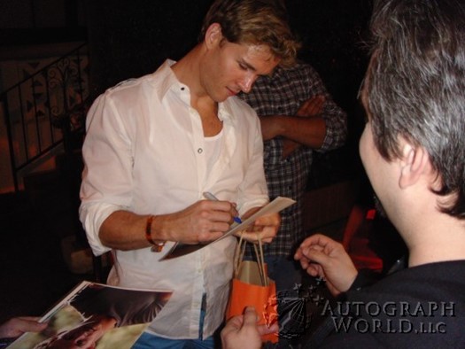 Ryan Kwanten autograph