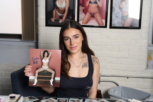 Sadie Hill autograph