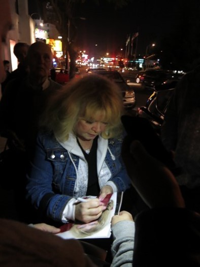 Sally Struthers autograph