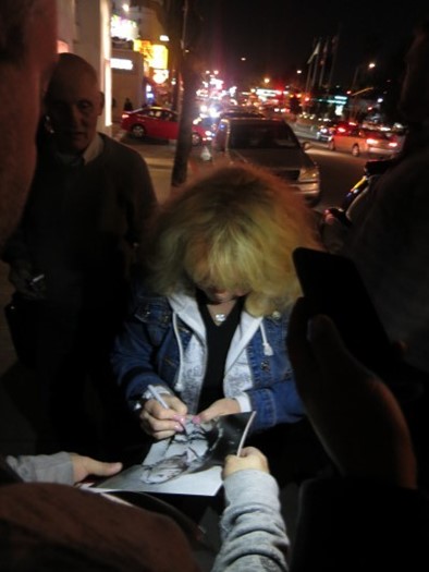 Sally Struthers autograph