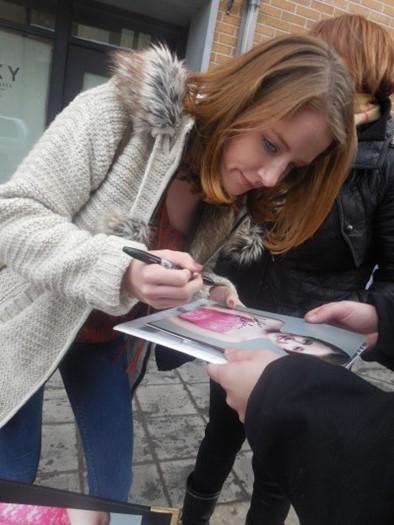 Samantha Isler autograph