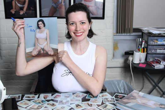 Samantha Paige autograph