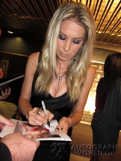 Samantha Schacher autograph