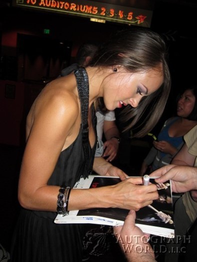 Sarah Butler autograph