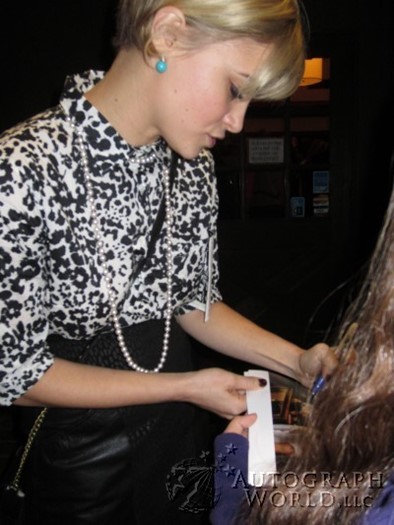 Sarah Jones autograph